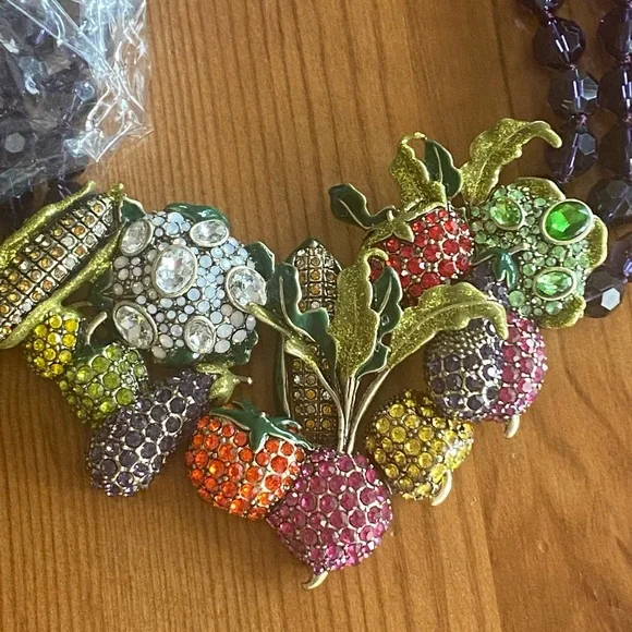 Brand New Heidi Daus necklace -Sparkly Fruits and Veggies! Estate sale find  Mint